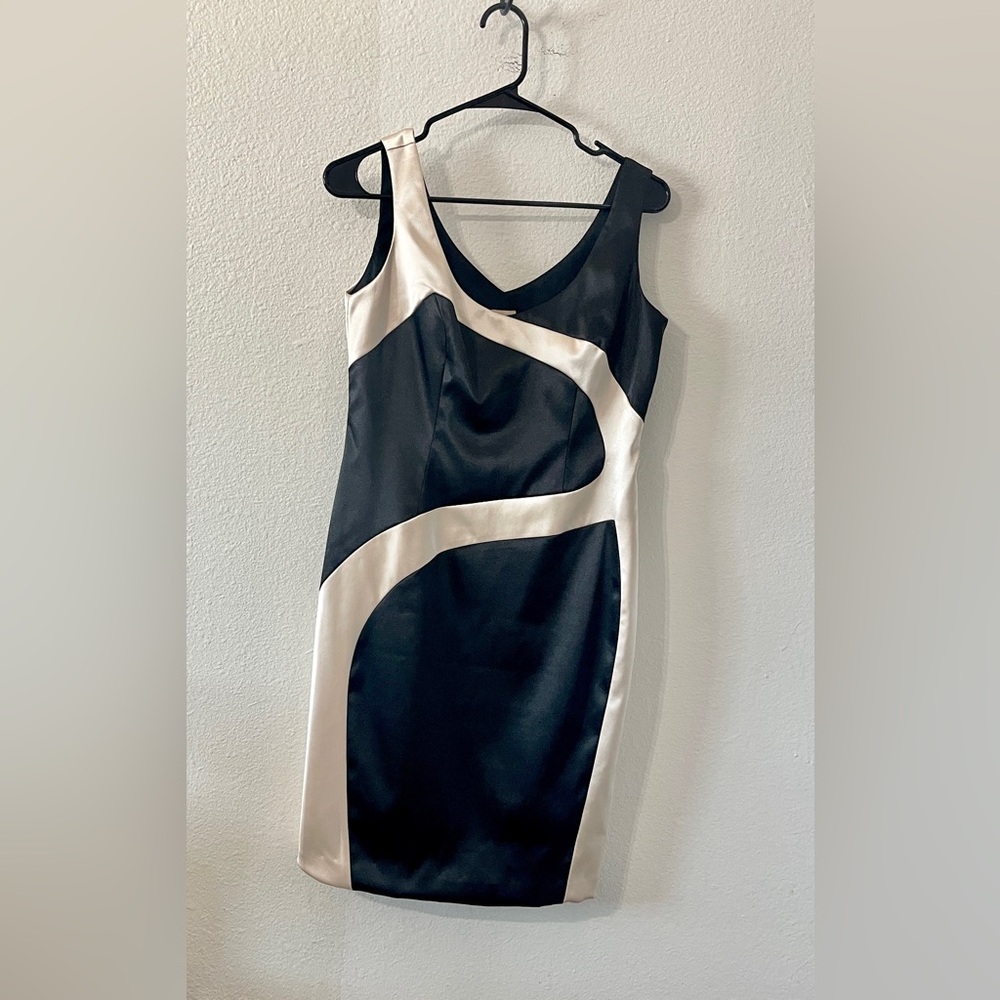 Anne Klein Y2K Abstract Color block Mini Dress | Black & Champagne | Size 6